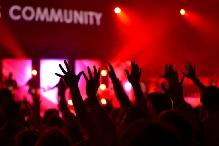 music-group-people-crowd-concert-audience-684401-pxhere.com
